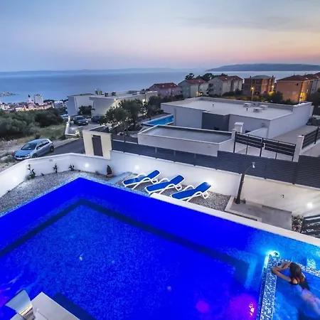 Vila Ctma225/ Holiday House With Heated Private Pool Makarská